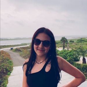 Meet your Posher, Cara